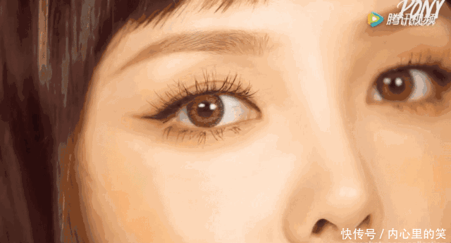 这人竟是吴莫愁？是整容还是化妆术？两条眉毛换张脸