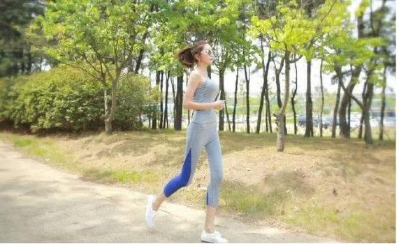 轻松时尚的紧身裤，给你的不仅是曼妙的好身材，更是青春活力