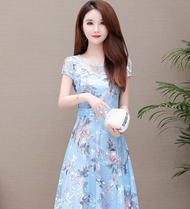  #气质#法式复古风的浪漫穿搭,简单知性显气质,让你的优雅无可替代