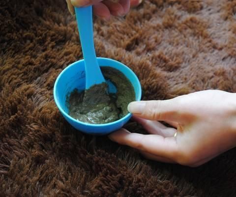 乡下不起眼的一种草，睡前捣碎抹一点，七天皮肤白如雪，皱纹全无