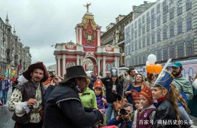 此地比我国还要大300多万平方公里，但人口为何才四千万