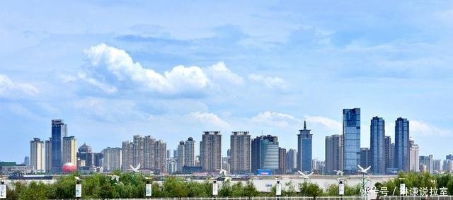 江西和湖南地理位置差不多, 为什么江西的经济发展比不上湖南呢