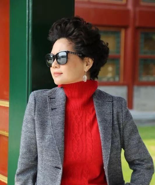  『女人』女人怎么穿搭才会显得,优雅女人味十足?