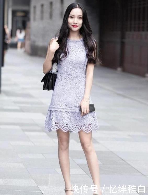 【气质】街拍:这一位有着精致五官的气质美女,有着一头乌黑亮丽的秀发