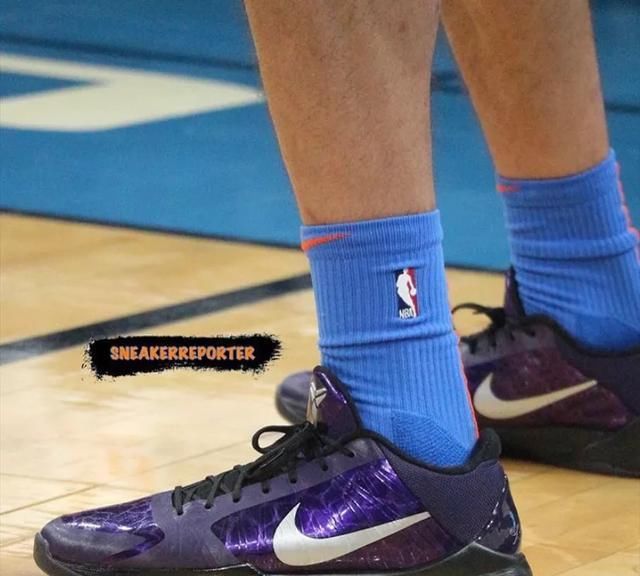  球鞋：NBA球员上脚：施罗德的球鞋缅怀科比，北卡蓝AJ11很帅！