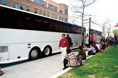 被绑架的中国女孩找到了!真凶是其父母!不买账的网友怒了:"