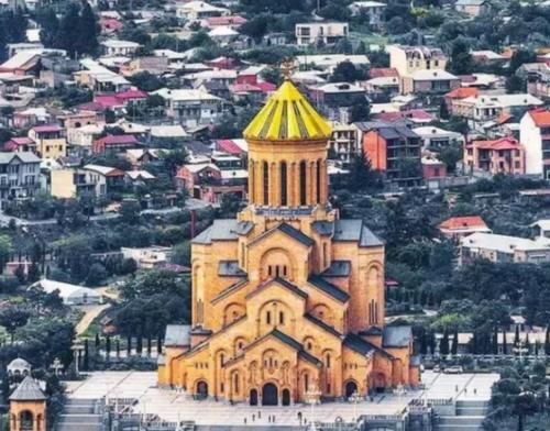 成都有条街很奇怪，没有景点游客却很多，为啥？