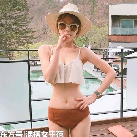 聚拢分体比基尼，少女的泳衣更性感，女人味十足