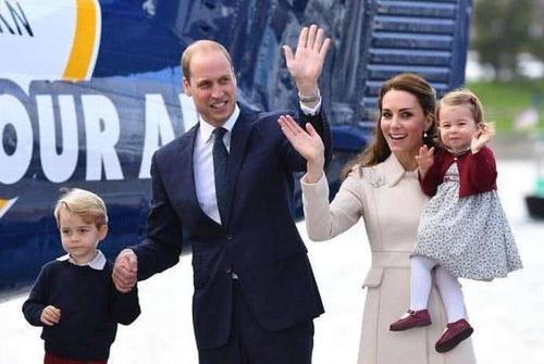 英女王携王室成员亮相高地运动会查尔斯王子一身短裙实力吸睛