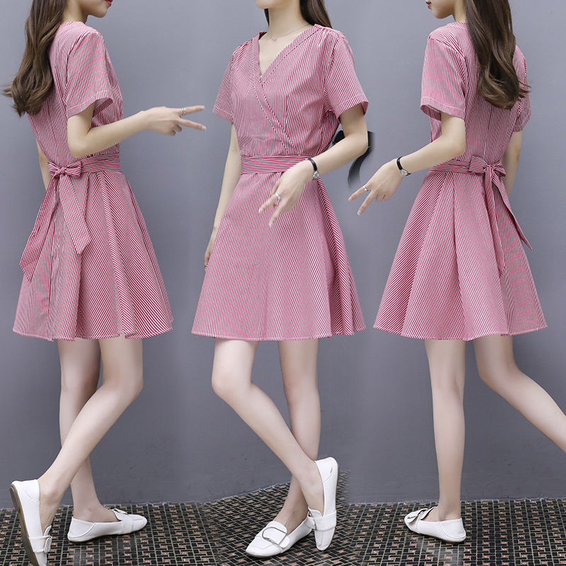 腰粗臀大的女人别傻傻穿紧身裤了，瞧瞧这些大码装，上身不瘦都难