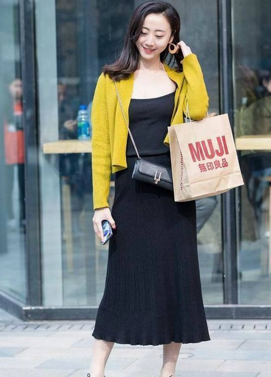 街拍：颜值高精致的小姐姐，比你想象中的时髦!