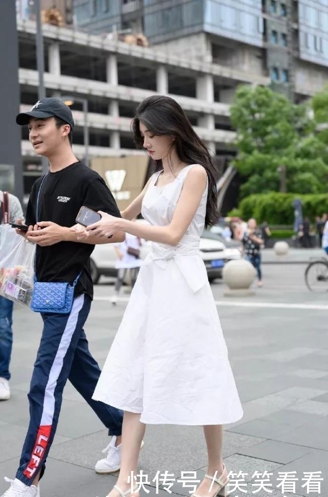 『轻松』一双美丽的高跟鞋,让你轻松穿出时尚的味道