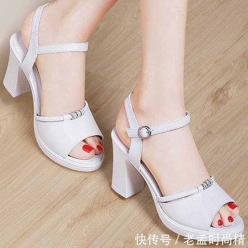  个性|时尚个性的鱼嘴鞋，优雅显气质，女神范十足