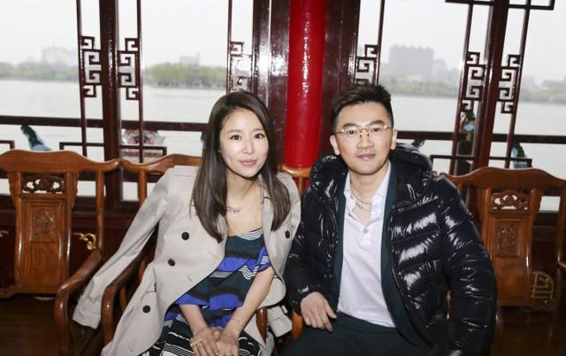 林心如和赵丽颖撞衫1.6万连衣裙，两人的差距咋这么大呢？