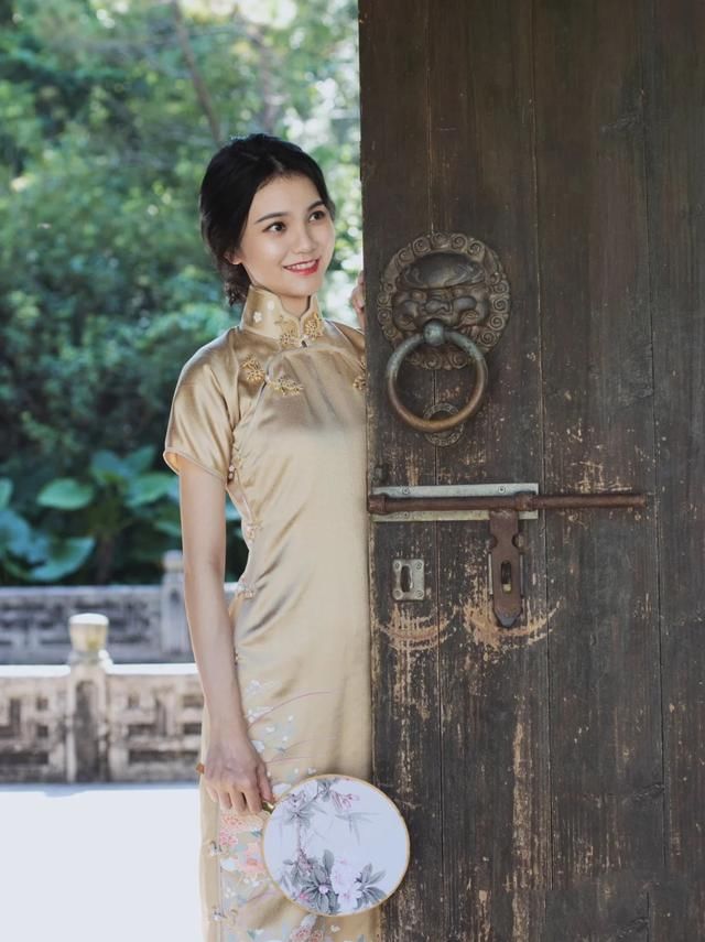 #面料#旗袍是女人永远的浪漫，看完这些旗袍，你还不动心吗？