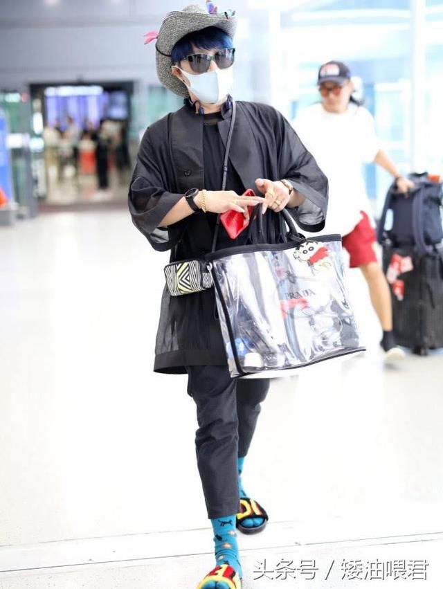 陈志朋又“作妖”，穿搭个性到超出了辣眼的范围，晚上最好别看！