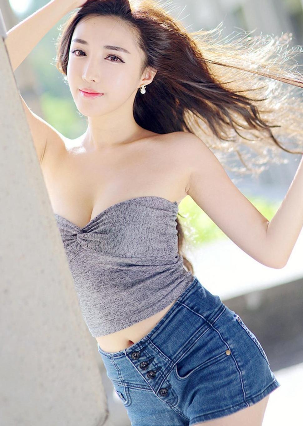 白璧无瑕的热裤美女, 我穿热裤我骄傲, 我为国家省布料！