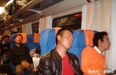  [饭菜]火车上的饭菜不算贵，农民却宁愿挨饿也不买，为啥听老农