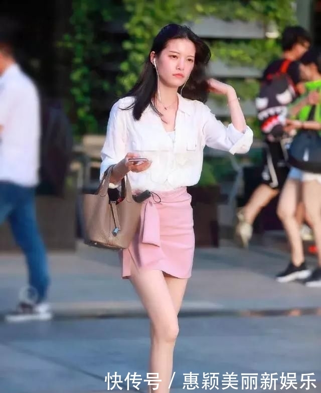  「下半身搭配」浪漫裙装遇上优雅高跟鞋，穿出娇美动人身姿