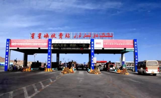 新疆人捡石头的最美季节又到了，教你在16个不同的地方捡石头！有