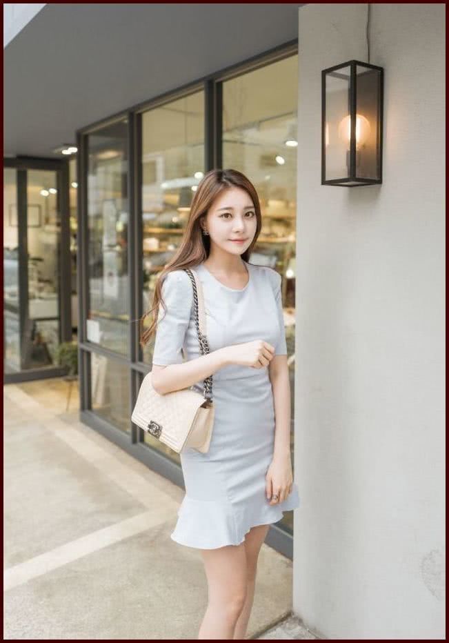 街拍：穿着优雅性美丽动人的小姐姐，时尚又大气高挑又显瘦！