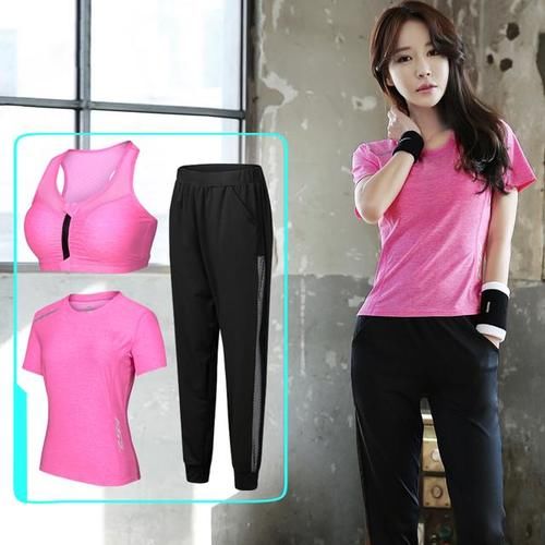 今年流行的户外运动者最爱的“速干衣”，快干超薄，运动好舒爽