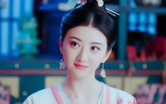 你的额头适合什么刘海？舒淇陈妍希换对刘海脸小一圈，美成仙