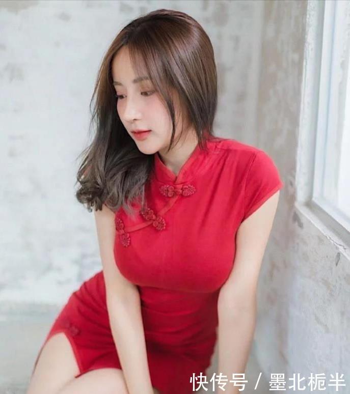 【气质】大色旗袍,收腰包臀,美丽小姐姐,秀出少女丰满气质