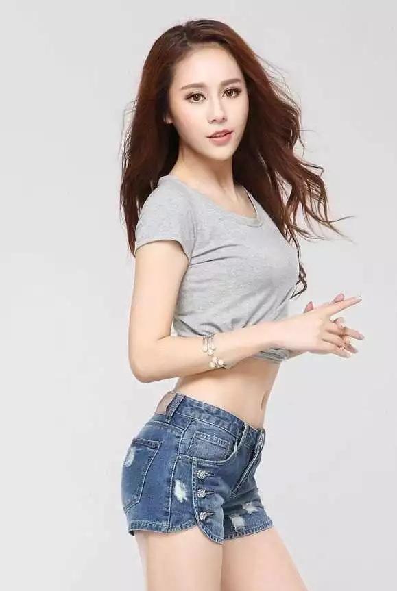 小姐姐漂亮性感短裤显美显俏, 风情万种依然爱你！