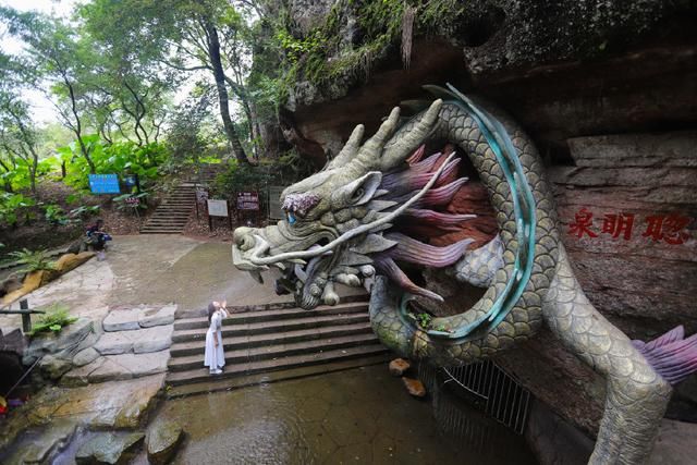 逆天了，这个景区人少还不要索道票，国庆赶紧来这里