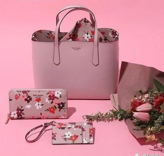  #系列#Kate Spade 上市樱花系列手袋和小皮具：缤纷樱花印花