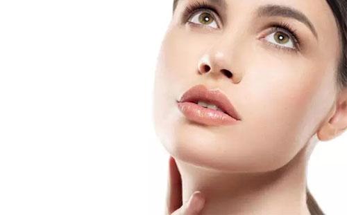 夏文华:夏季护肤告急?光子嫩肤帮你轻松应对肌肤问题