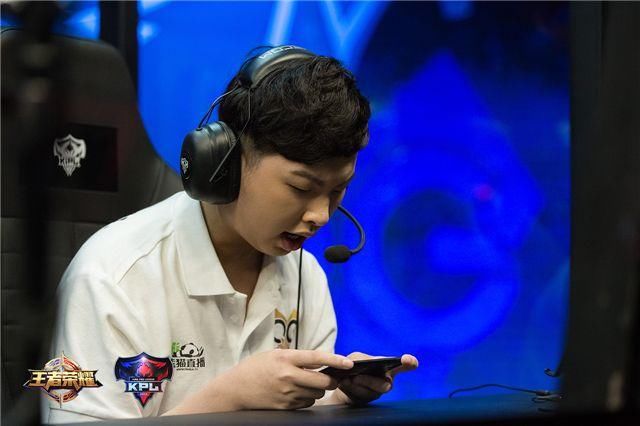 佛系粉丝叹息QGhappy真的散了，指责“黑粉”的言行，杠精太多