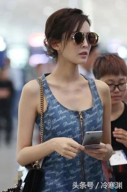 古力娜扎越来越瘦了，排骨胸比郑爽还吓人!