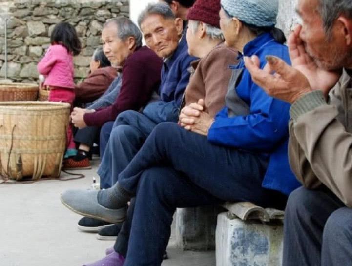 俗语：“白虎盖青龙，代代有人穷”，古人盖房子的讲究，合理吗？