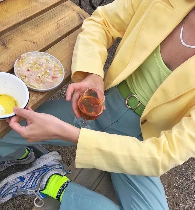  「春夏」春夏最爱的“清爽蓝”，最全配色指南，建议收藏！