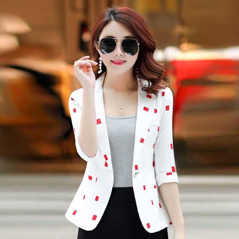 这款小西装减龄又有气质，太有气质了，干练够女人味