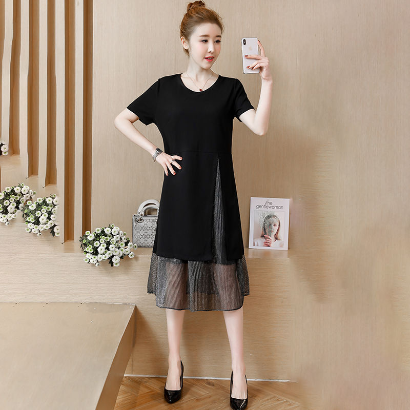 丰满的女人别穿丝袜,性感连衣裙!浓浓的女人味挡也挡不住