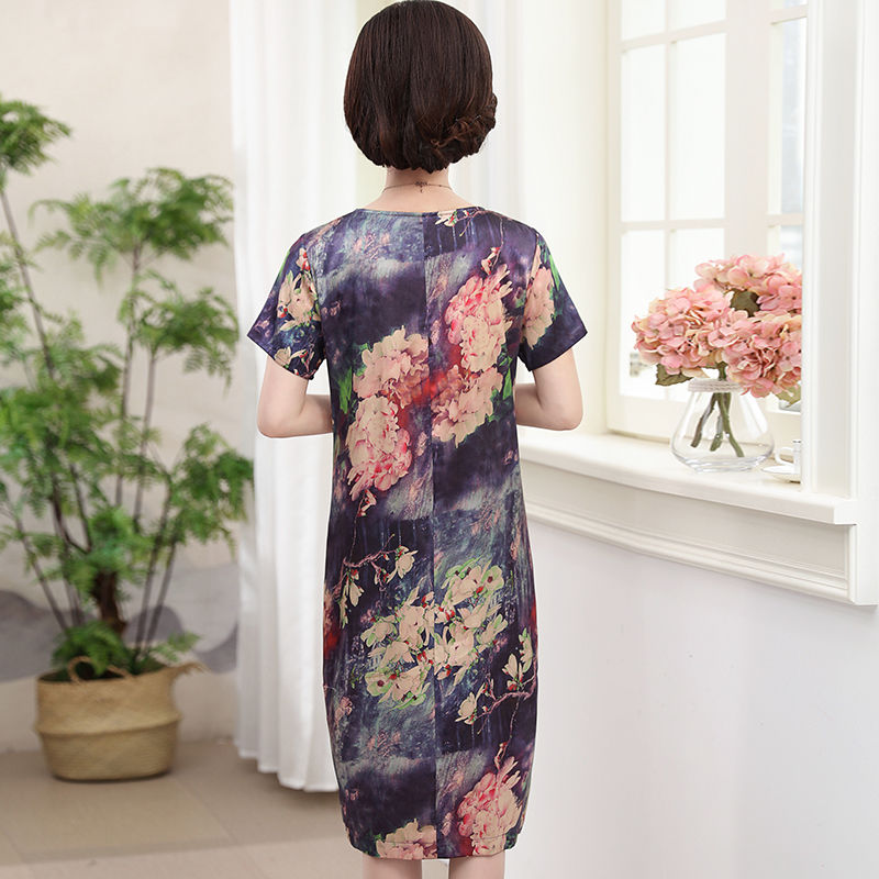 身材好的妈妈都这么穿，大气温婉，美如玉