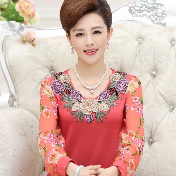 今年最流行的几款妈妈装，时尚大气显年轻，都为你选好了