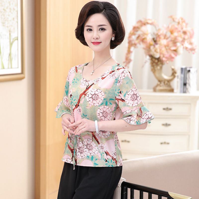 女人40岁以后可以这样穿,显优雅阔太太范,让别人都羡慕