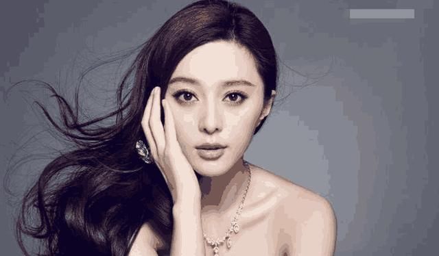 别人秀恩爱,而范丞丞却表示单身的我只能吃泡面,粉丝:我爱你