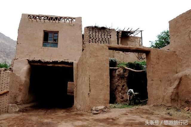 火焰山下的原生态村庄,被称作“中国第一土庄”,像是废弃鬼村