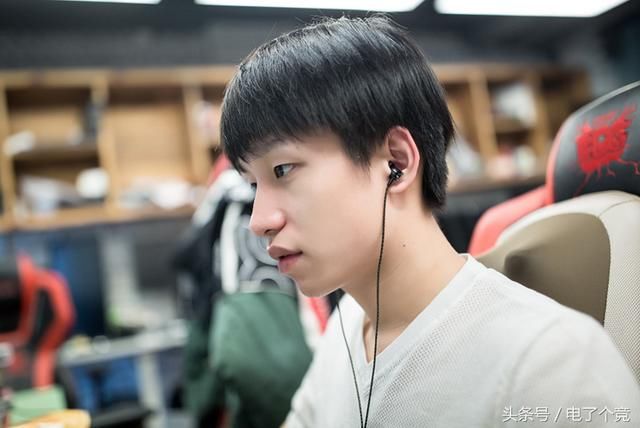 理性对待冯提莫“会计门”，造谣成本太低，喷子才肆无忌惮