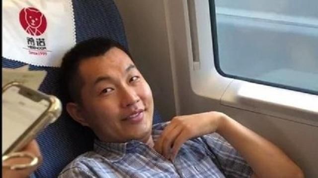 占座男老家被起底，联系水军发文道歉，你能原谅他吗?