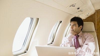 男子花费25万美元买无限次机票,航空公司笑20年,怎料事情会反转