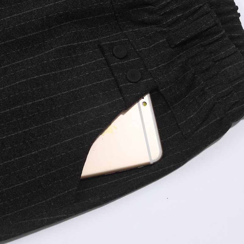 若你是55岁，提倡别穿紧身裤，学下面女人穿这款裤子，又美又嫩