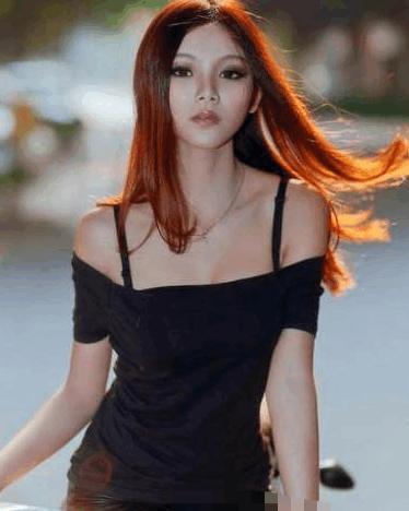 街拍:喜欢性感的穿搭,又不知道怎么穿好看,看看她们怎么穿的!