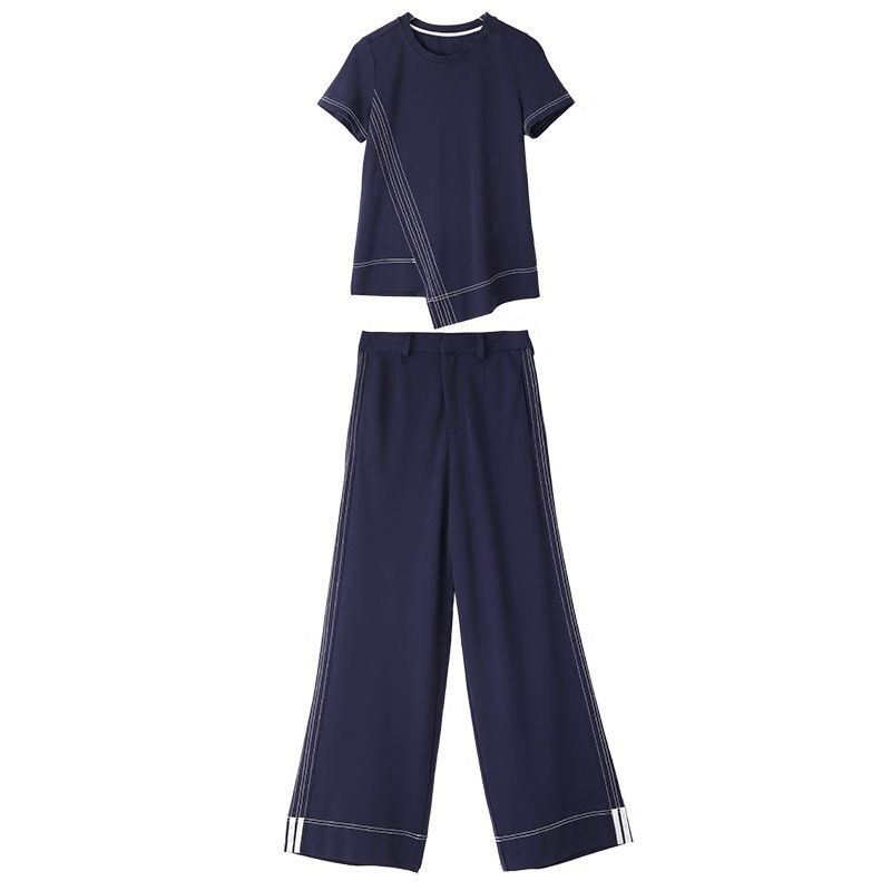 70后姐姐真会打扮，这些时尚套装穿身上，嫩美得像18岁小姑娘