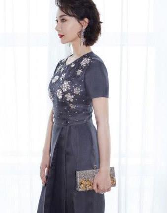 41岁陈数打扮太精致了,一天敷一张脚膜?这脚保养比脸还嫩!